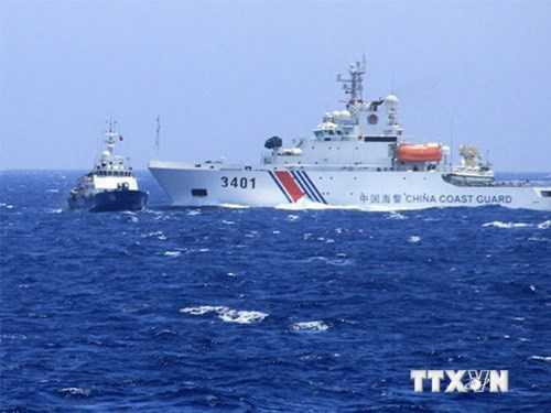 Tàu hải cảnh Trung Quốc chủ động đâm va vào tàu cảnh sát biển Việt Nam tại khu vực hạ đặt trái phép giàn khoan Hải Dương 981, ngày 15/5. Nguồn: Cảnh sát biển Việt Nam/TTXVN