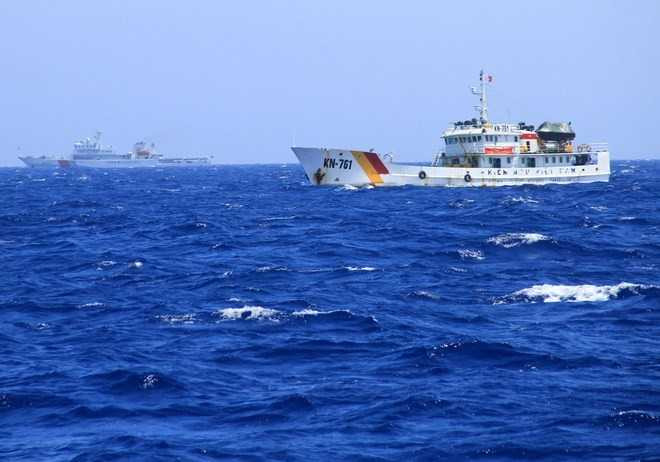 Tàu Kiểm ngư 761 đang hoạt động trong khu vực gần giàn khoan của TQ. Ảnh: Infonet.