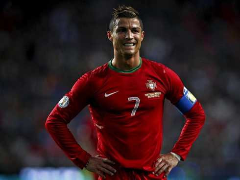 Ronaldo gặp chấn thương, Seleccao lo sốt vó