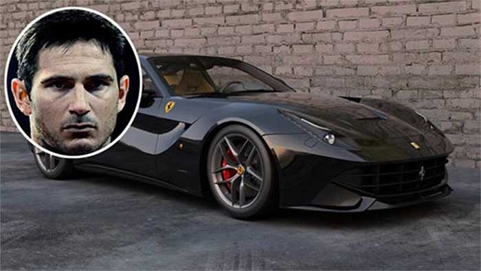 Với những năm tháng thi đấu thành công và là trụ cột tại CLB Chelsea, “người không phổi” Frank Lampard là một trong những cầu thủ bóng đá giàu có nhất tại Premier League. Anh được xếp thứ 5 trong bảng danh sách những cầu thủ sở hữu siêu xe đắt giá với chiếc Ferrari 612 Scaglietti trị giá 200.000 bảng Anh (khoảng 336.547 USD).