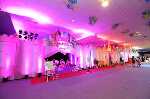 Xứ sở bụng khỏe thu hút 7000 gia đình trẻ đến vui chơi