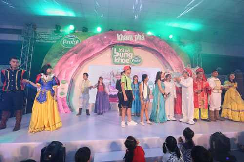 Xứ sở bụng khỏe thu hút 7000 gia đình trẻ đến vui chơi