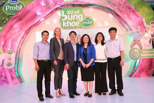 Xứ sở bụng khỏe thu hút 7000 gia đình trẻ đến vui chơi