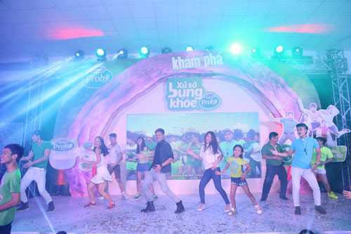 Xứ sở bụng khỏe thu hút 7000 gia đình trẻ đến vui chơi