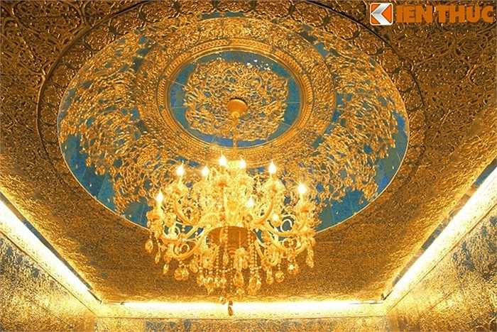 Điểm đặc biệt của cung điện là có thể tháo ghép rời thành hơn 300 mảnh khác nhau trong 3 ngày là lắp lại hoàn thiện trong 5 ngày. Chính vì vậy nó có thể di chuyển dễ dàng đi nơi khác sau đó vẫn toàn vẹn như một ngôi nhà mới. Cung điện cũng từng được đưa đến trưng bày và rất hút khách tại Hội chợ Vietbuild Hà Nội năm 2013. 
