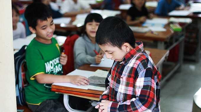 Do sức khỏe hạn chế, nhiều khi trong giờ học Nem chạy ra ngoài để giải tỏa căng thẳng