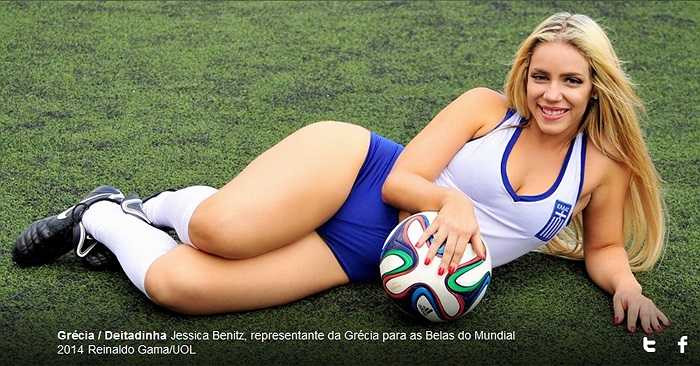 Decote Jessica Benitz cũng không lấy gì làm nổi bật. 