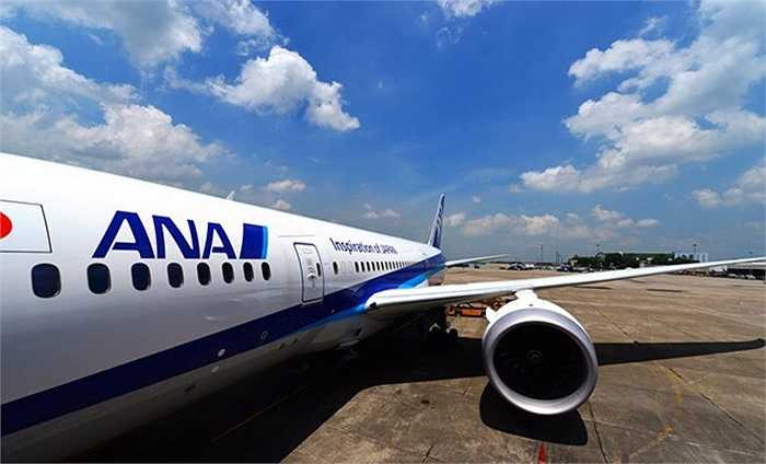 Hãng hàng không 5 sao của Nhật Bản – All Nippon Airways (ANA) cho biết, bắt đầu từ hôm nay 1.6.2014 hãng chính thức đưa dòng siêu máy bay Boeing 787 Dreamliner này vào khai thác tại Việt Nam cho chặng bay Hà Nội – Tokyo (Haneda) với tần suất đều đặn 1 chuyến/ngày. 