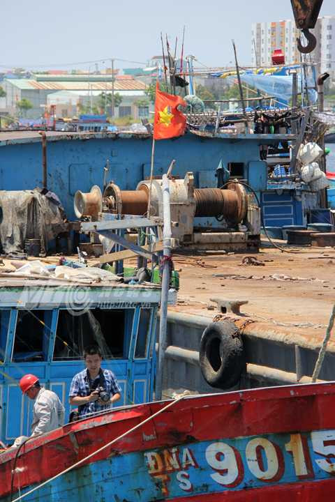 tàu cá, ĐNa 90152, trục vớt, kéo lên bờ, bị Trung Quốc, tấn công, đâm, Đà Nẵng, Việt Nam