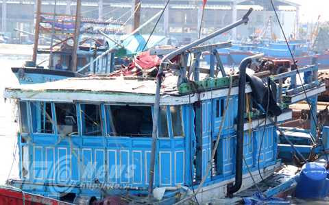 tàu cá, ĐNa 90152, trục vớt, kéo lên bờ, bị Trung Quốc, tấn công, đâm, Đà Nẵng, Việt Nam