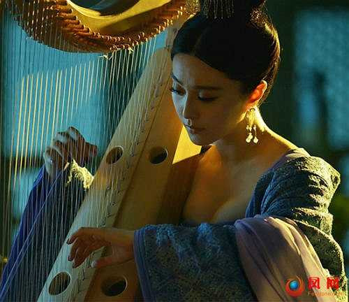 Phim xoay quanh cuộc đời Võ Mị Nương từ khi còn là thiếu nữ đến năm 82 tuổi