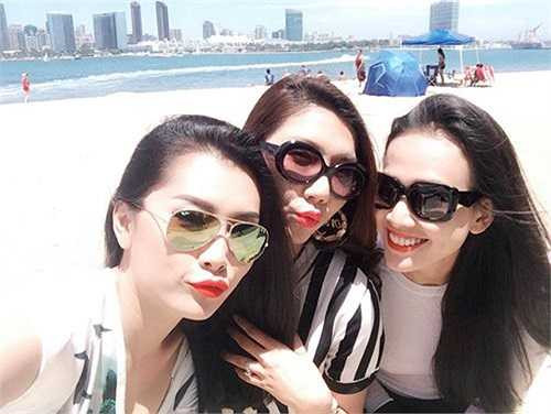 Dương Mỹ Linh thân thiết bên đồng nghiệp Ngọc Quyên.