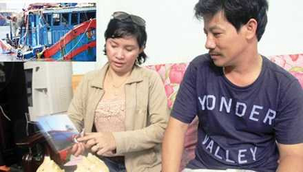 Vợ chồng chủ tàu Huỳnh Thị Như Hoa tuyên bố đang củng cố hồ sơ để khởi kiện phía Trung Quốc; Con tàu bị đắm chìm (ảnh nhỏ). Ảnh: PV Vợ chồng chủ tàu Huỳnh Thị Như Hoa tuyên bố đang củng cố hồ sơ để khởi kiện phía Trung Quốc; Con tàu bị đắm chìm (ảnh nhỏ). Ảnh: PV