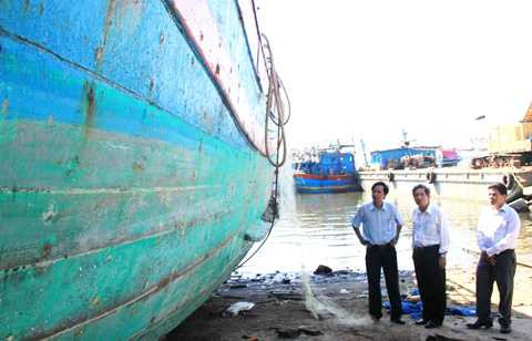 ngư dân, tàu cá, ĐNa 90152, bị đâm chìm, tấn công, tàu Trung Quốc