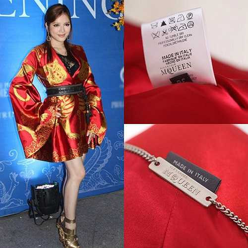 Tuy nhiên, bộ đầm đắt tiền lại bị tố là hàng giả, khiến Lý Nhã Kỳ phải vạch váy hàng hiệu để khoe mác xịn nhằm đáp trả những nghi ngờ của dư luận.