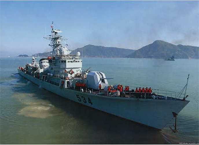 Theo thông tin từ lực lượng chấp pháp Việt Nam trưa 3/6, tàu Cảnh sát biển 2013 đã phát hiện tàu hộ vệ tên lửa số hiệu 534 và máy bay cánh bằng cùng một máy bay quân sự lượn nhiều vòng quanh khu vực các tàu Cảnh sát biển và tàu kiểm ngư của Việt Nam. 