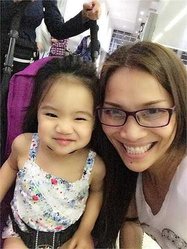 Chính vì vậy mà nữ ca sỹ đã không giấu được sự lo lắng, bởi thời gian chị có mặt tại Việt Nam khá cận kề với ngày diễn ra liveshow. 