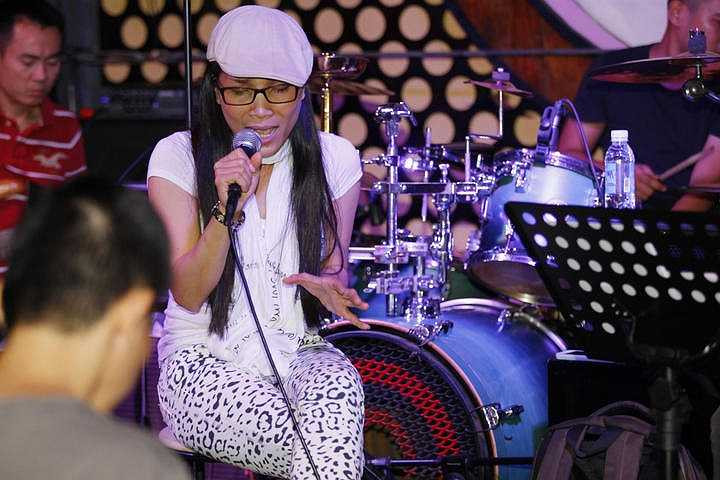 Trên trang cá nhân, Hồng Ngọc thường xuyên cập nhật và có những chia sẻ đầy cảm xúc về gia đình của mình.