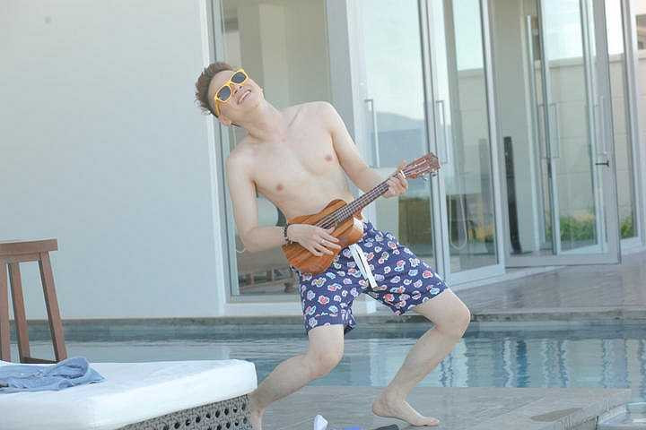 Nhân vật chính của liveshow thứ 4 'Tôi toả sáng' là nữ ca sỹ Minh Thư và nam ca sỹ Hoàng Tôn. 