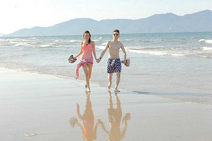 Trong gần 15 năm ca hát của mình, Minh Thư không hẳn là một ca sỹ hàng đầu nhưng cô đã xây dựng được cho mình những dấu ấn riêng.