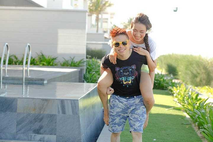 Tuy nhiên, khó khăn hơn các ca sỹ khác, Minh Thư và Hoàng Tôn có sự cách biệt về tuổi đời, tuổi nghề và cả phong cách âm nhạc. 