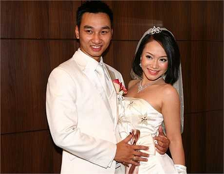 Song cũng có không ít ý kiến chỉ trích danh hài đất Bắc và bạn gái, đồng thời bảo vệ Thu Phượng.