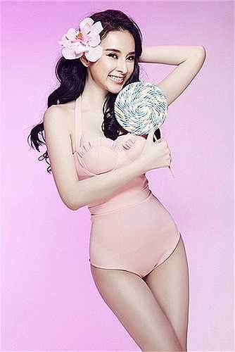 Cách tạo dáng chuyên nghiệp khiến người đẹp cuốn hút và gợi cảm trong từng shoot hình.