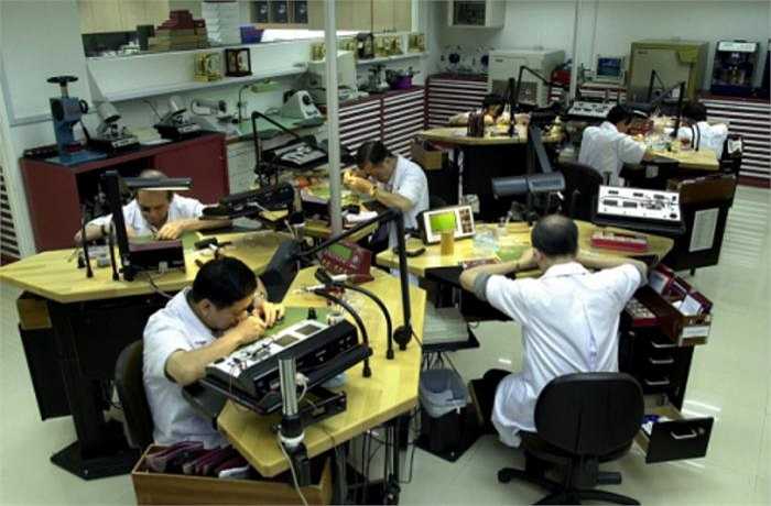 Đặc biệt, khi giao dịch được thực hiện với những nhà sưu tầm cá nhân và những đại lý không có thẩm quyền sẽ tiềm ẩn nhiều nguy cơ hàng giả, hàng nhái kém chất lượng. 