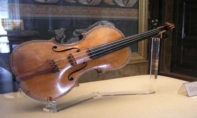 Cây đàn violin cổ Stradivarius huyền thoại 