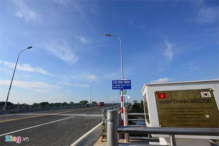 Chiều rộng của cầu 16,5m, dài 5,5km với 4 làn xe, sử dụng bê tông cốt thép dự ứng lực. Dự án có tổng mức đầu tư 137 triệu USD từ vốn vay ODA của Hàn Quốc và vốn đối ứng của Chính phủ Việt Nam. 