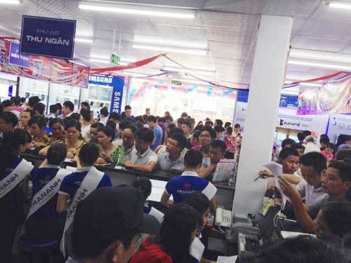 Khai trương Trần Anh Ninh Bình chật kín khách