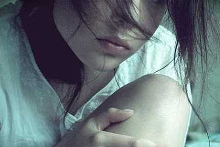 Thiếu nữ 'tìm' cha của cái thai 5 tháng qua công an