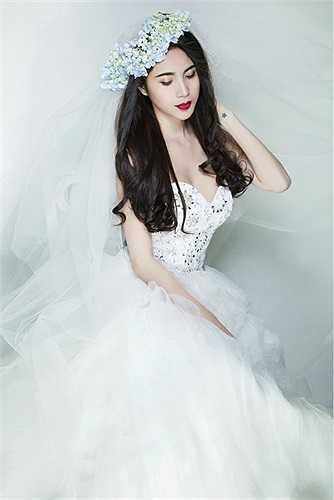 Cuộc sống gia đình cùng Công Vinh cũng viên mãn.