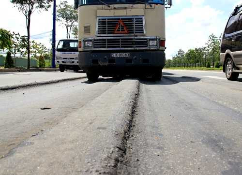 sụt lún, xuống cấp, đường quốc lộ, quốc lộ nghìn tỷ, bộ trưởng Đinh La Thăng, bộ giao thông vận tải, bộ trưởng giao thông vận tải, tất cả đều đúng