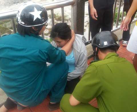 Đà Nẵng, cầu Thuận Phước, chuyện gia đình, ôm con nhỏ, nhảy cầu, phụ nữ