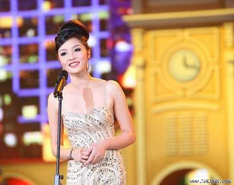 Ngay cả tiến sỹ Nhân trắc học Thẩm Hoàng Điệp, người từng ngồi ghế giám khảo rất nhiều cuộc thi sắc đẹp có uy tín cũng lên tiếng để bảo vệ ban tổ chức.