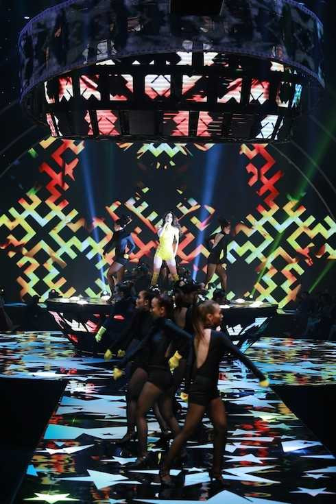 ho ngoc ha dem hoi chan dai 8