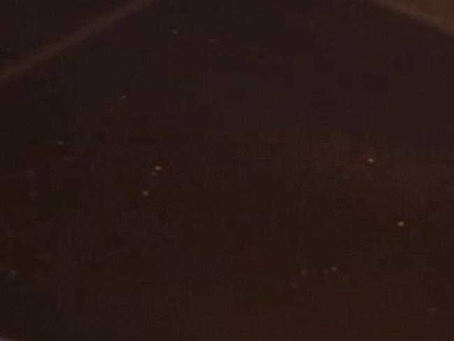 Kỳ lạ thị trấn nơi người dân uống vàng, tắm vàng