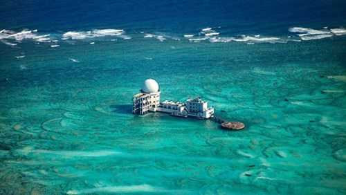 Tàu Trung Quốc đang chở vật liệu tới Trường Sa của Việt Nam