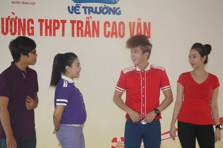 Về trường