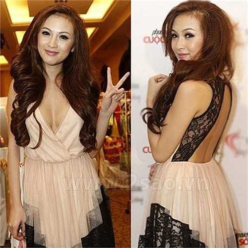 Hot girl Kelly là người đẹp thích thời trang hở ngực.