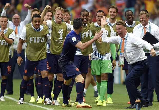 Van Gaal vui sướng với chiến thắng trước Tây Ban Nha