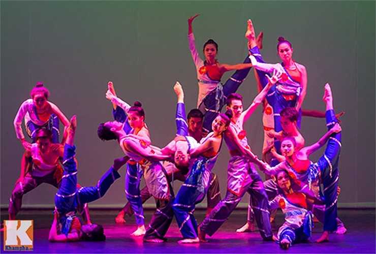 Từ trang phục cho tới lối diễn xuất nhập thân vào nhân vật khá xuất sắc, được hội đồng BGK đánh giá cao.