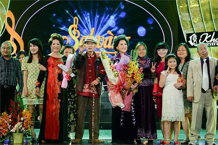 Với màu sắc Bolero, đạo diễn âm nhạc đã kết lại chương trình với tác phẩm Đổi thay qua phần thể hiện nhiều cảm xúc của hai nhân vật chính. 