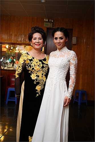 Một Giao Linh nhặt khoan thả hồn theo ca khúc Giọng ca dĩ vãng hay một Phương Dung đủ khoắc khoải trong Nỗi buồn gác trọ. 