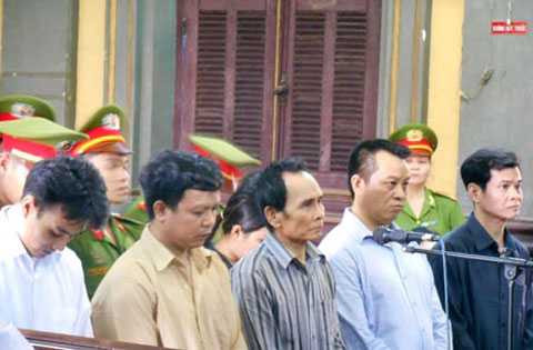 vũ nữ, buôn ma túy, vũ khí quân dụng, Campuchia, Việt Nam, Bộ Công an