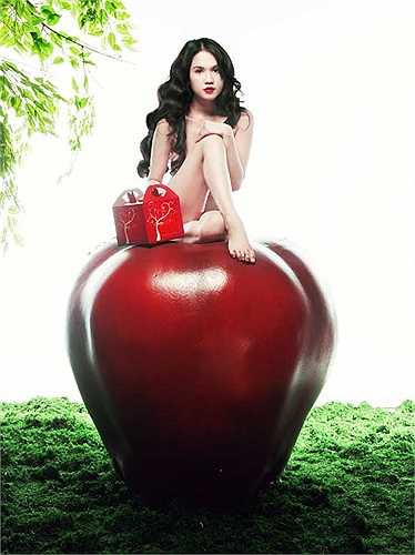 Quảng cáo mì gói của Ngọc Trinh cũng khác lạ hơn so với những quảng cáo bình thường của sản phẩm này