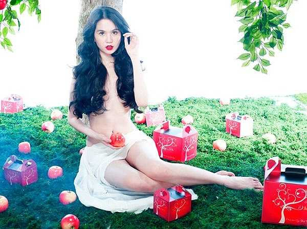 Khó có thể thấy được sự liên quan giữa mì gói và... nude.