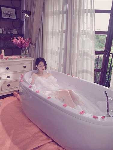 Tuy nhiên, clip này đang bị các cơ quan chức năng xem xét để đưa ra mức phạt hợp lý.