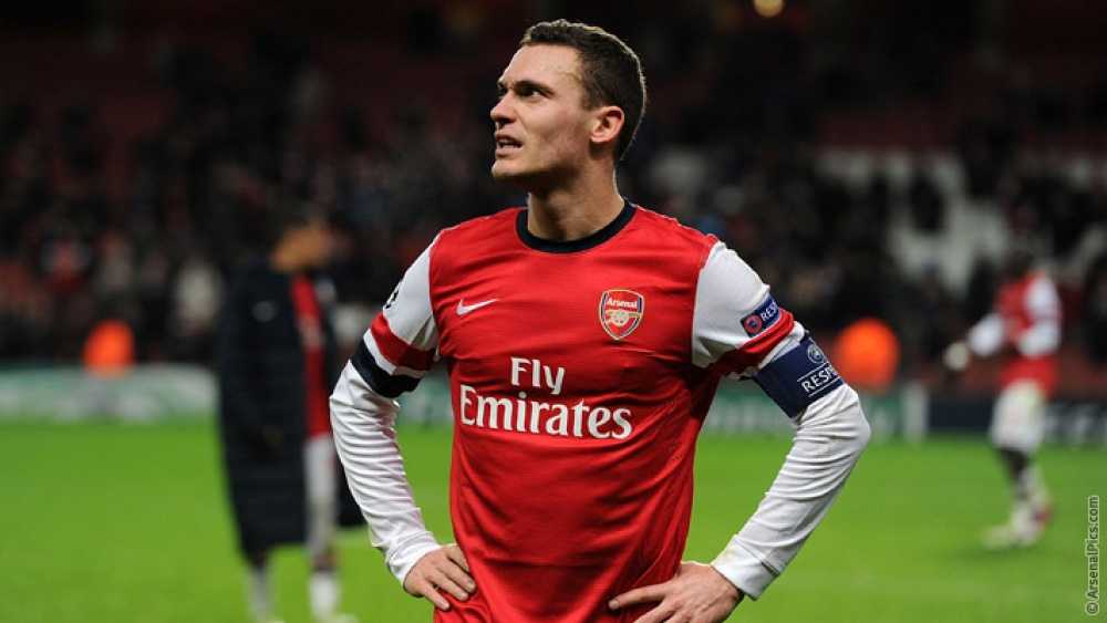 Vermaelen gia nhập Man Utd